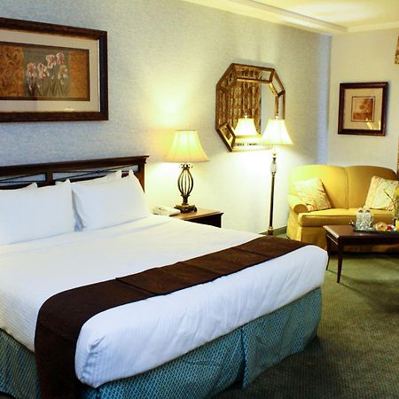 University Square Hotel Fresno Quarto foto