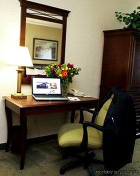 University Square Hotel Fresno Quarto foto